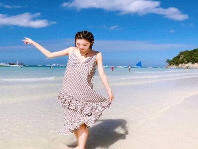 女班长洗澡让我随便摸,校园惊魂，女班长洗澡遭遇不测